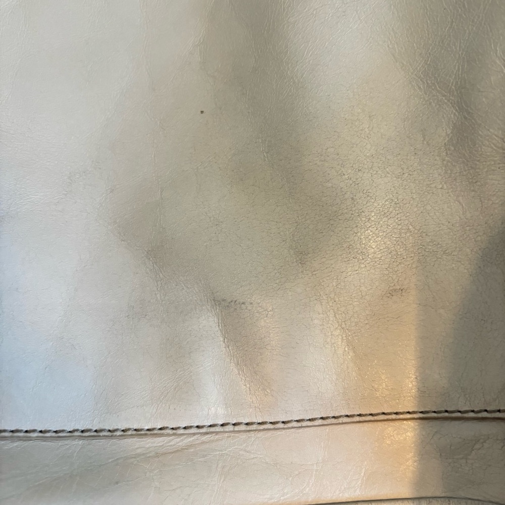Hobo Cream Leather Tote - Picture 7 of 11